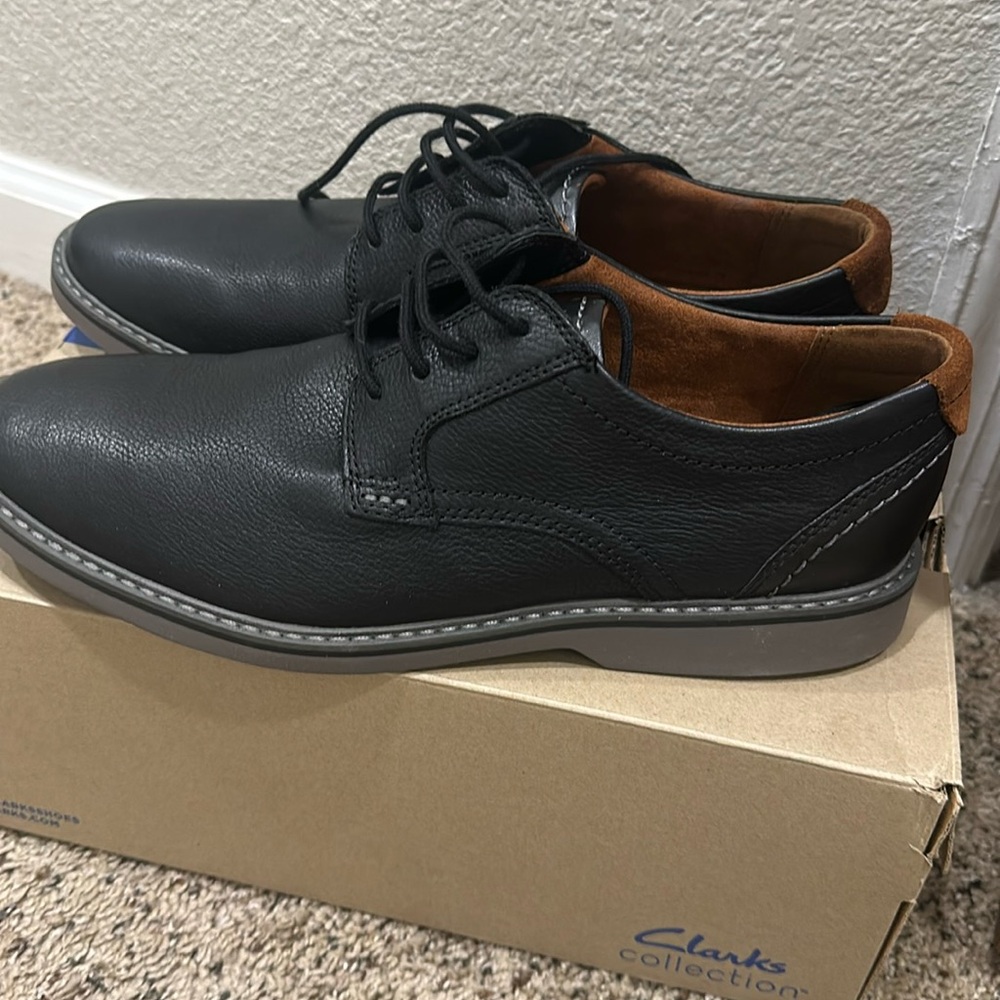 New Men's shoes black Clark's 10 1/2